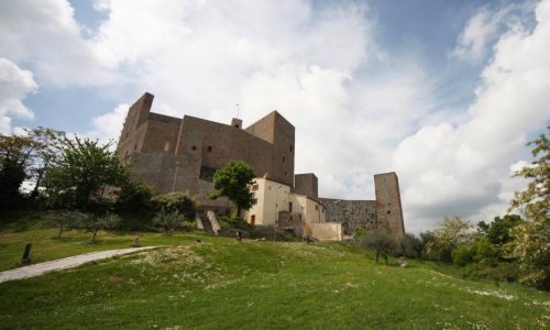 Vista della Rocca di Montefiore Conca