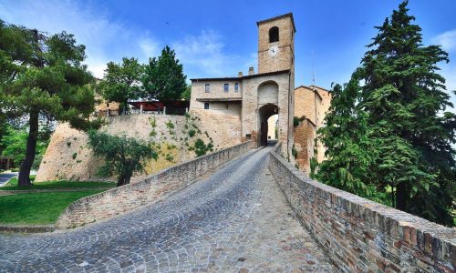 Montegridolfo - ingresso