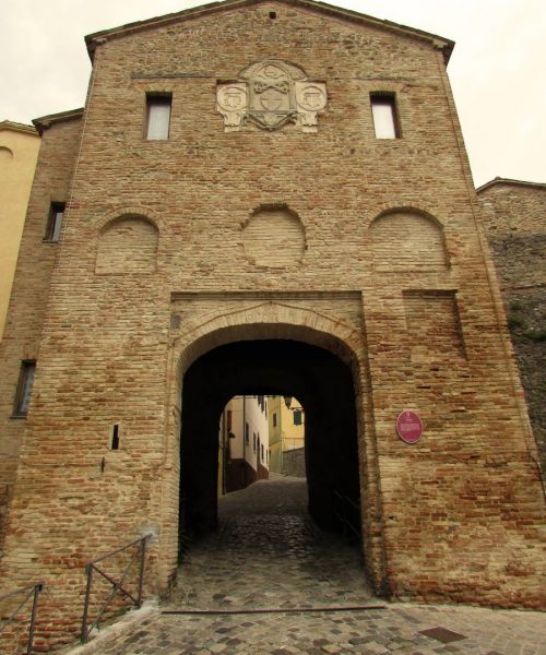 Porta Curina a Montefiore Conca