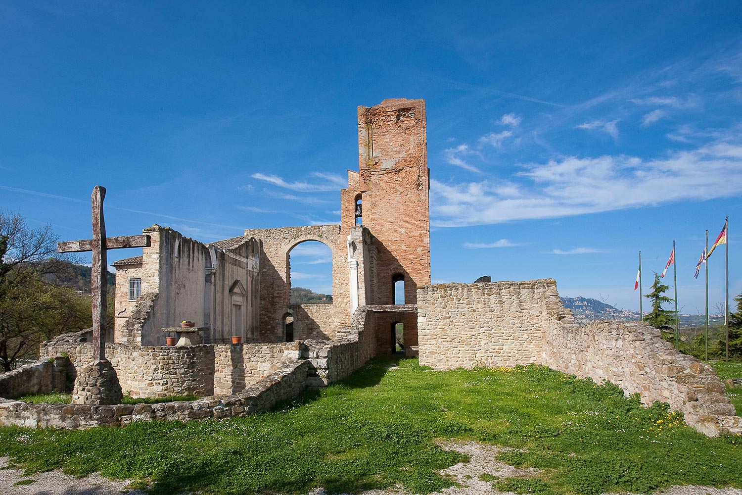 Chiesa-della-Pace-di-Trarivi-foto-archivio-provincia-Rimini-PH-Paritani