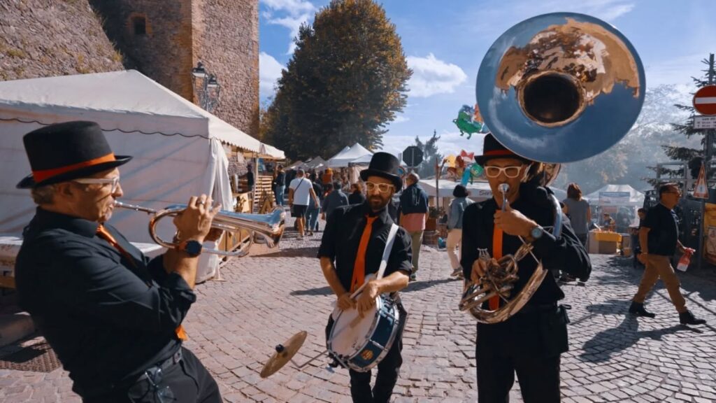 Instagram post from lavalledellevacanze. This post is in position 4.