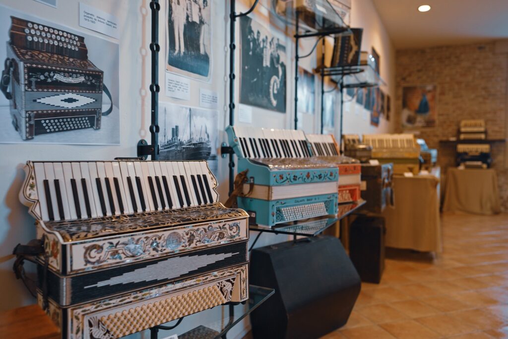 Instagram post from lavalledellevacanze. This post is in position 3.